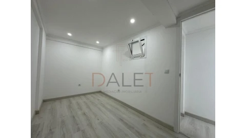 Apartamento T1 para Venda em Corroios