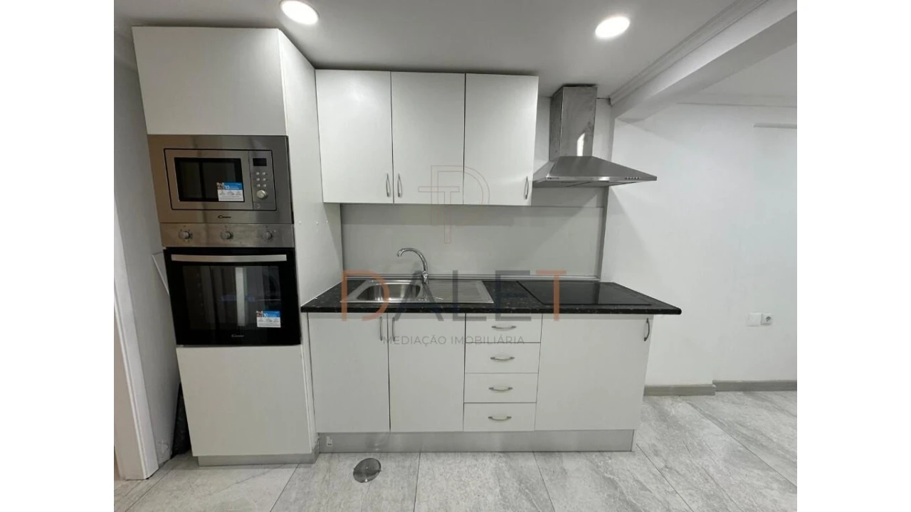 Apartamento T1 para Venda em Corroios Foto 3