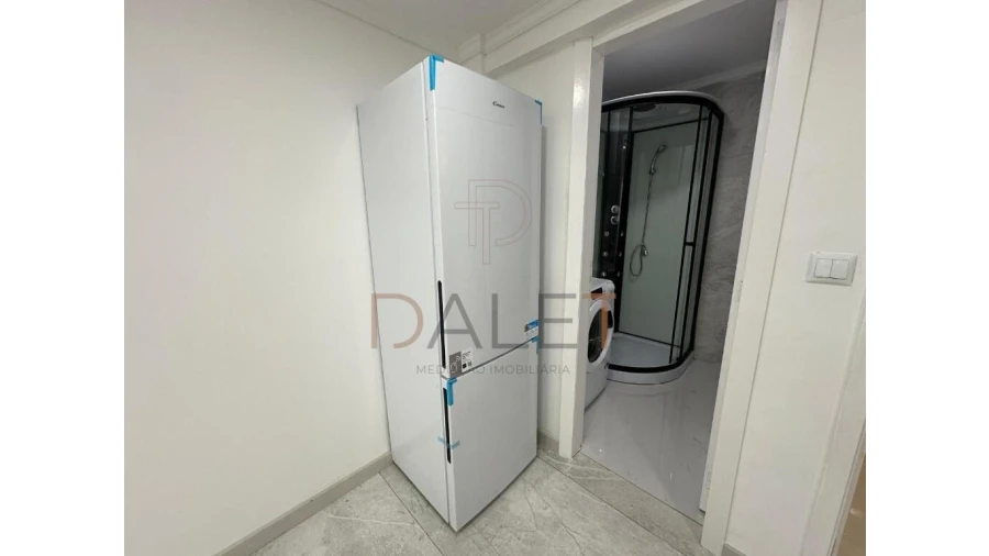 Apartamento T1 para Venda em Corroios Foto 7