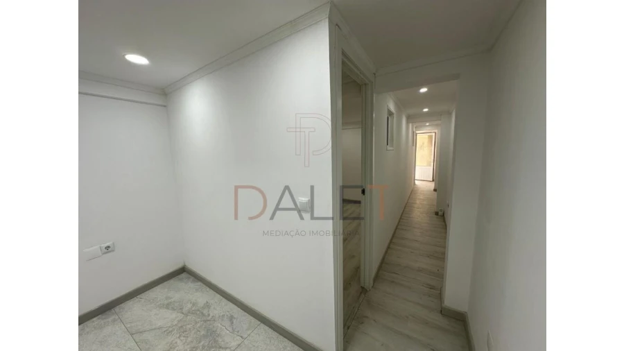 Apartamento T1 para Venda em Corroios Foto 15