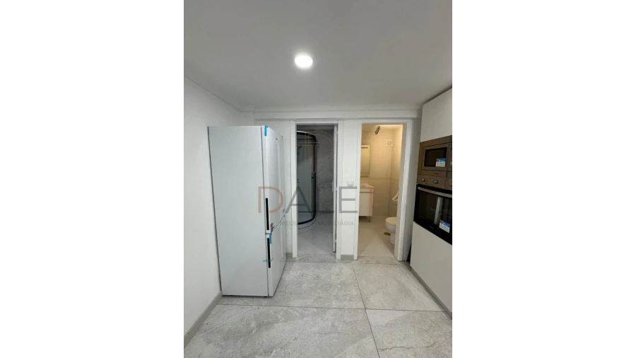 Apartamento T1 para Venda em Corroios Foto 5