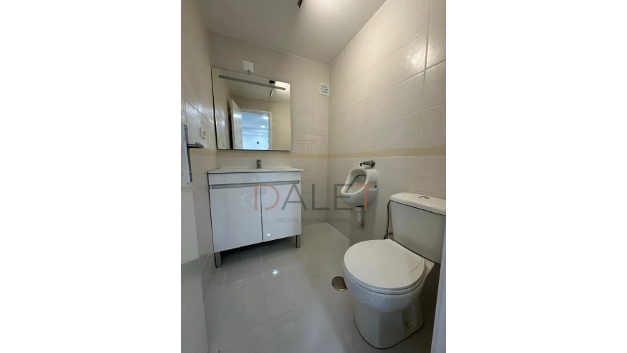 Apartamento T1 para Venda em Corroios Foto 9