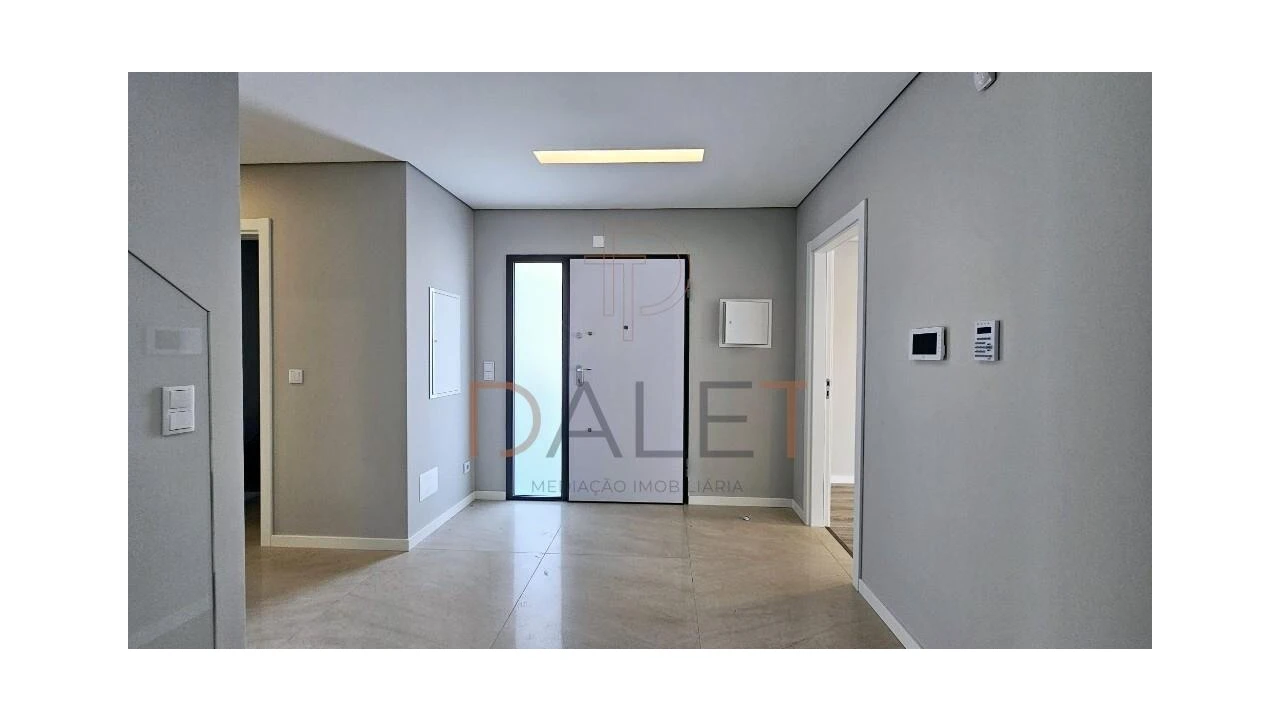 Moradia T4 para Venda em Fernao Ferro Foto 11