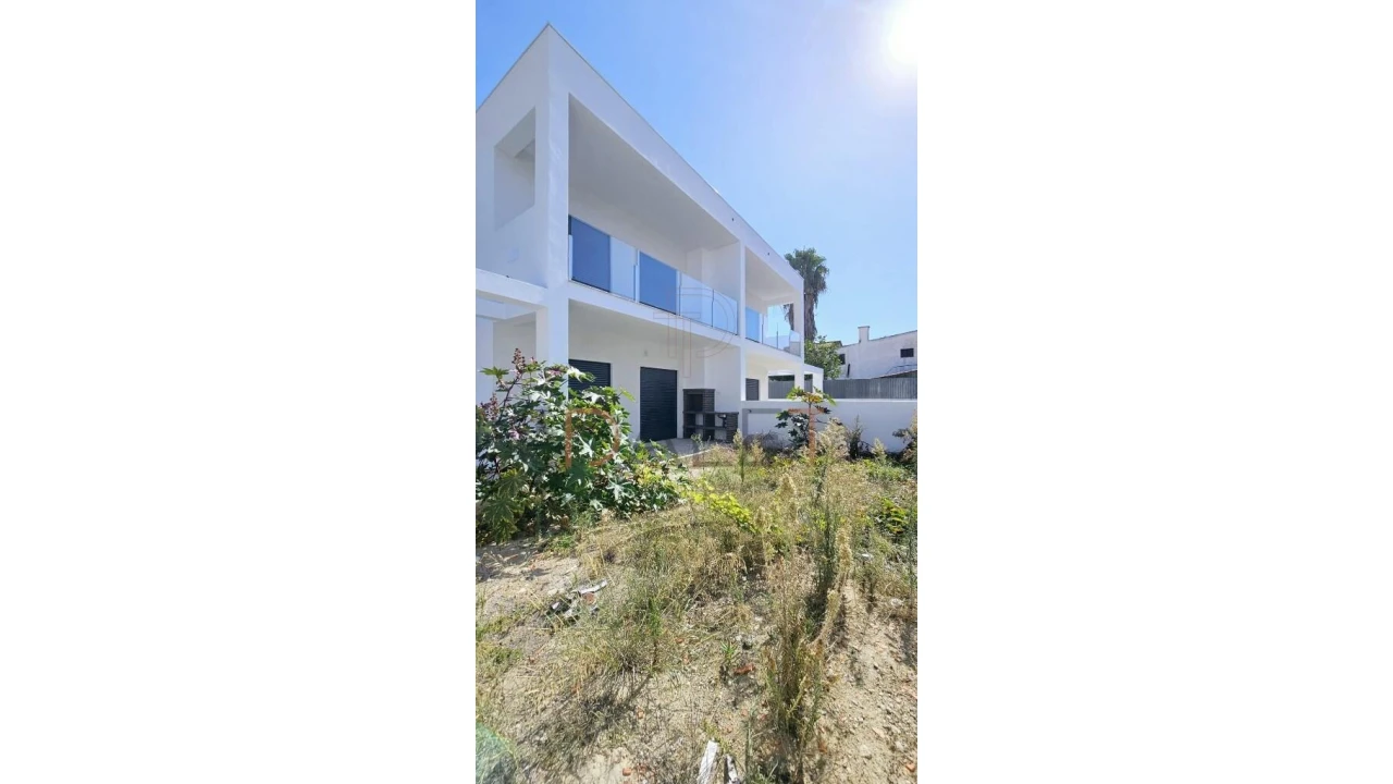 Moradia T4 para Venda em Fernao Ferro Foto 82