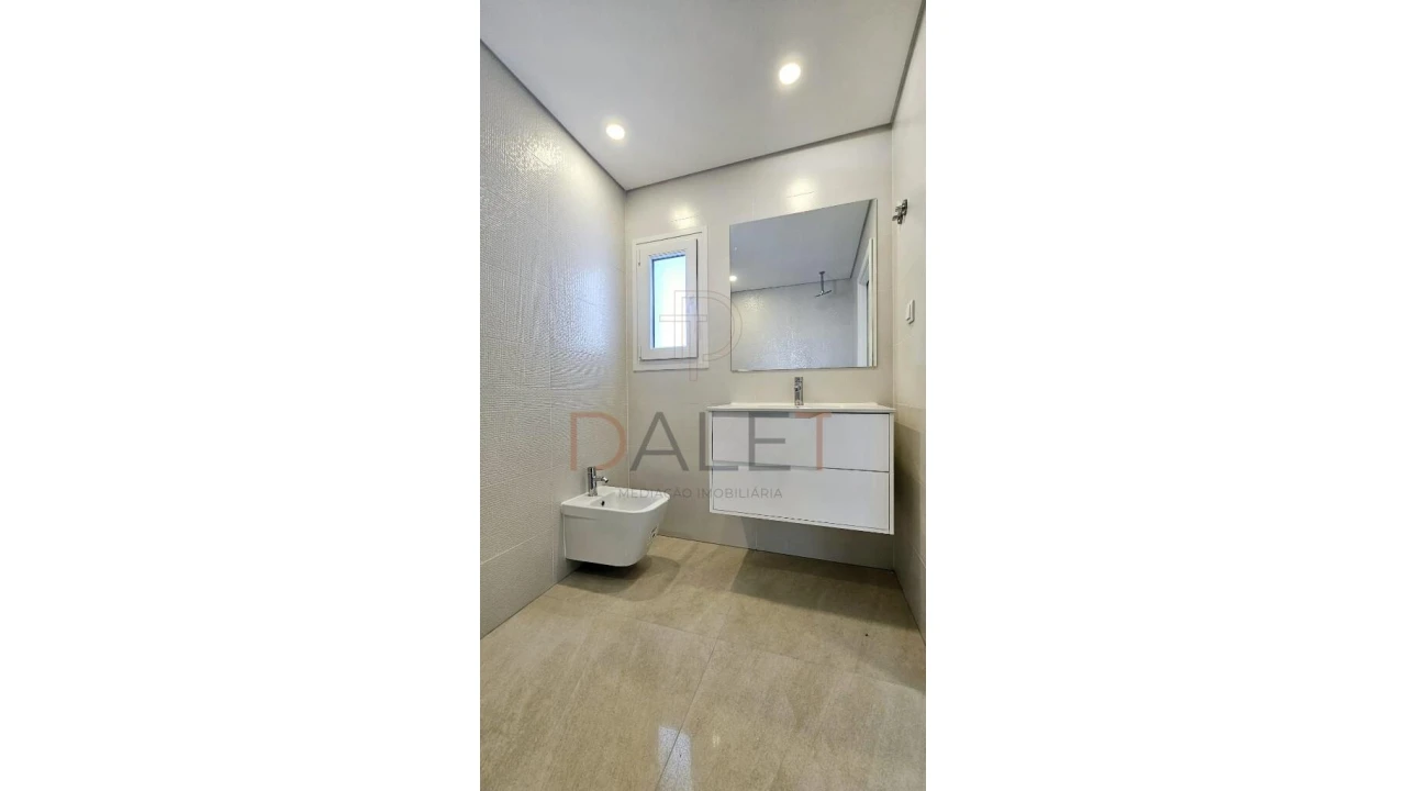 Moradia T4 para Venda em Fernao Ferro Foto 14