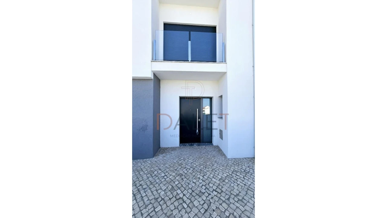 Moradia T4 para Venda em Fernao Ferro Foto 74