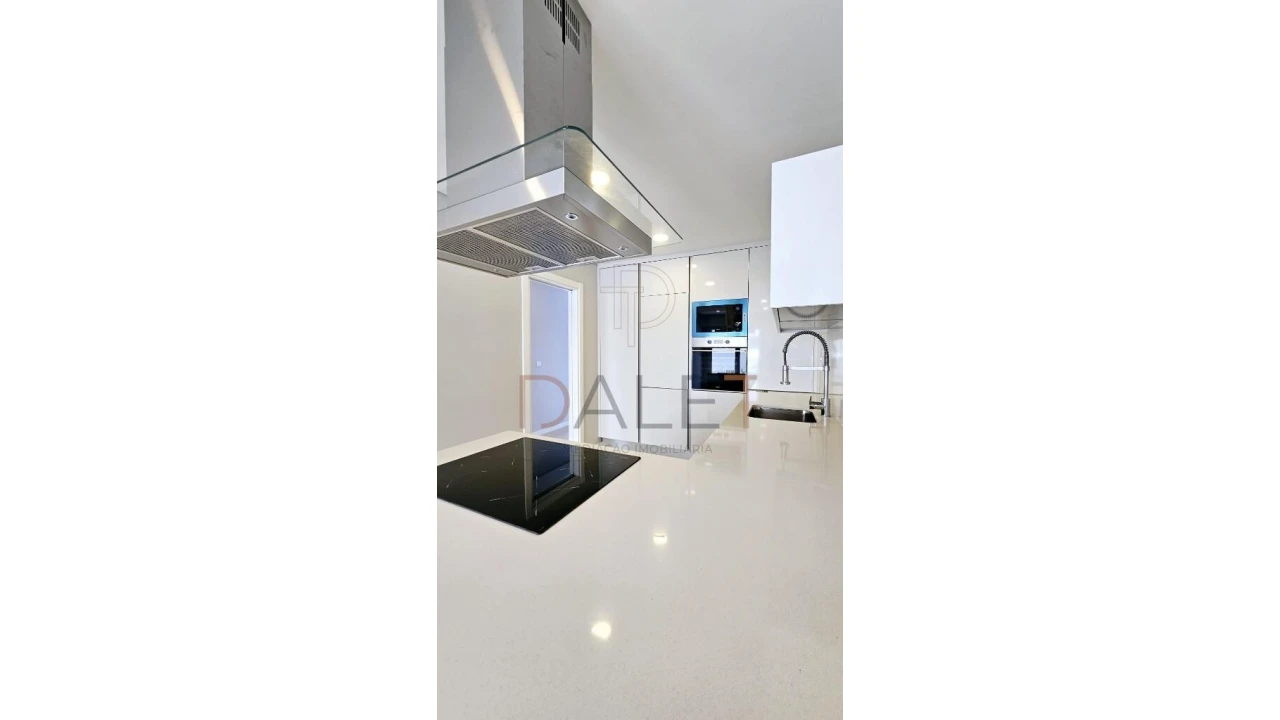 Moradia T4 para Venda em Fernao Ferro Foto 18