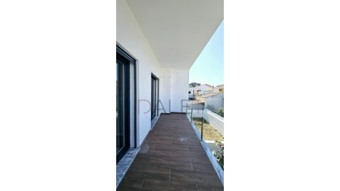 Moradia T4 para Venda em Fernao Ferro