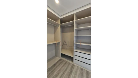 Moradia T4 para Venda em Fernao Ferro