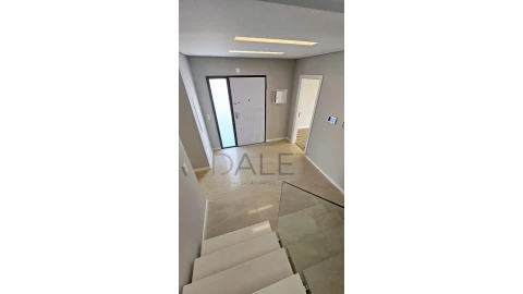 Moradia T4 para Venda em Fernao Ferro