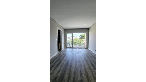Moradia T4 para Venda em Fernao Ferro