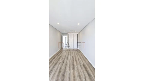 Moradia T4 para Venda em Fernao Ferro