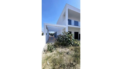 Moradia T4 para Venda em Fernao Ferro
