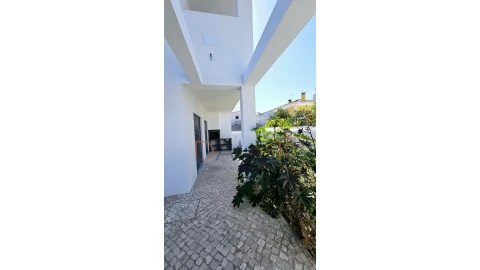 Moradia T4 para Venda em Fernao Ferro