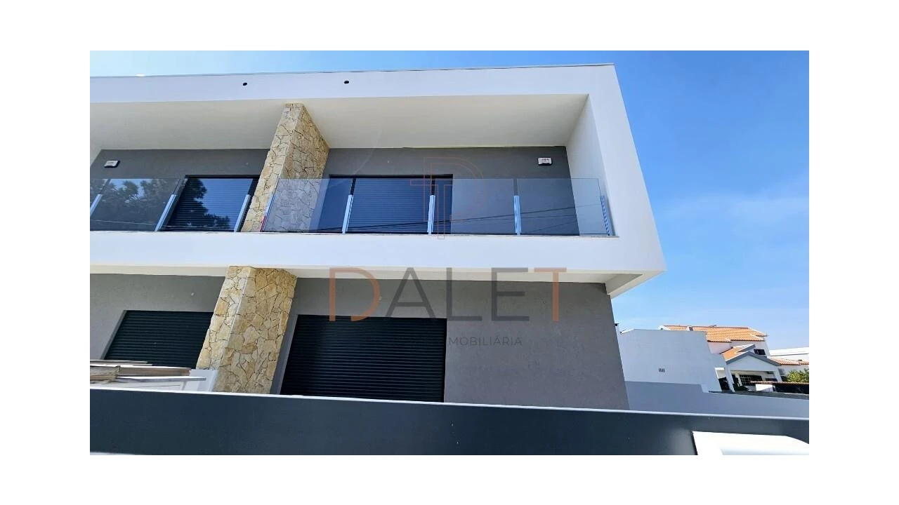 Moradia T4 para Venda em Fernao Ferro Foto 86