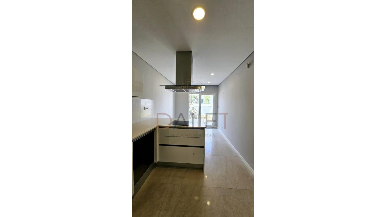 Moradia T4 para Venda em Fernao Ferro Foto 20