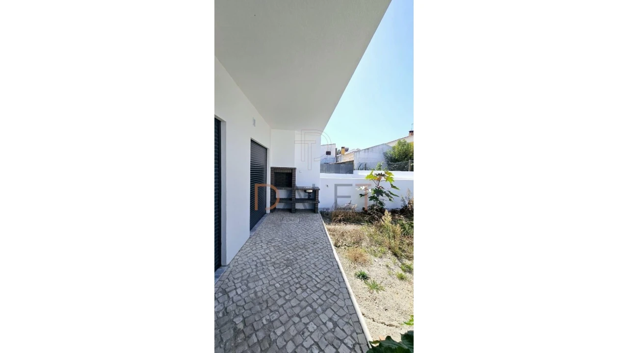 Moradia T4 para Venda em Fernao Ferro Foto 83