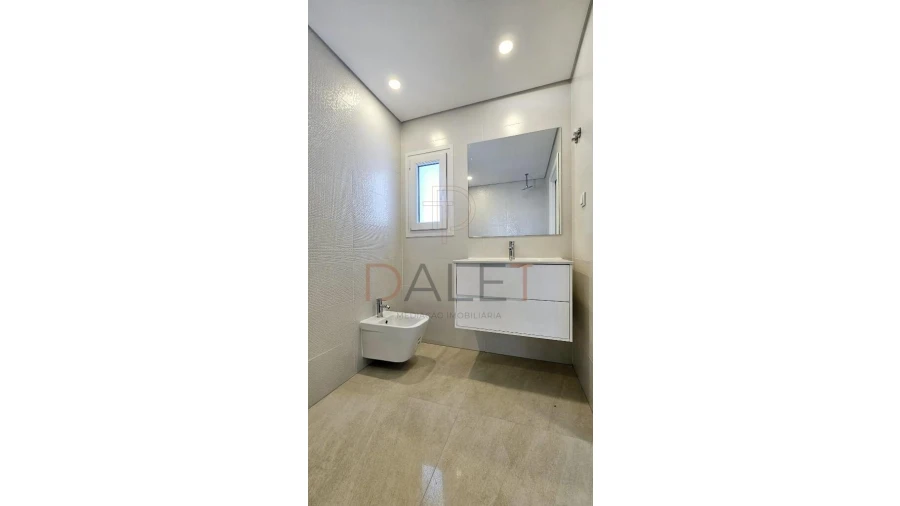 Moradia T4 para Venda em Fernao Ferro Foto 14