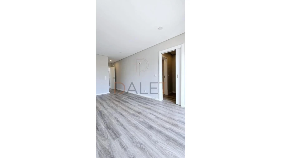 Moradia T4 para Venda em Fernao Ferro Foto 44