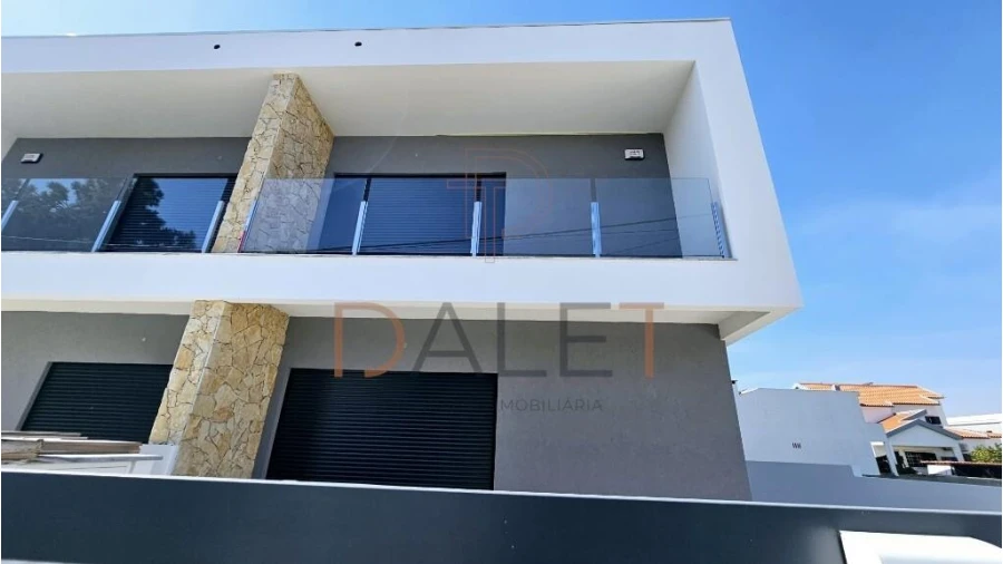 Moradia T4 para Venda em Fernao Ferro Foto 86