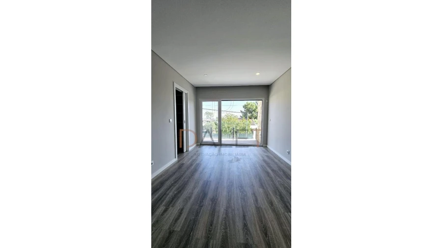 Moradia T4 para Venda em Fernao Ferro Foto 36