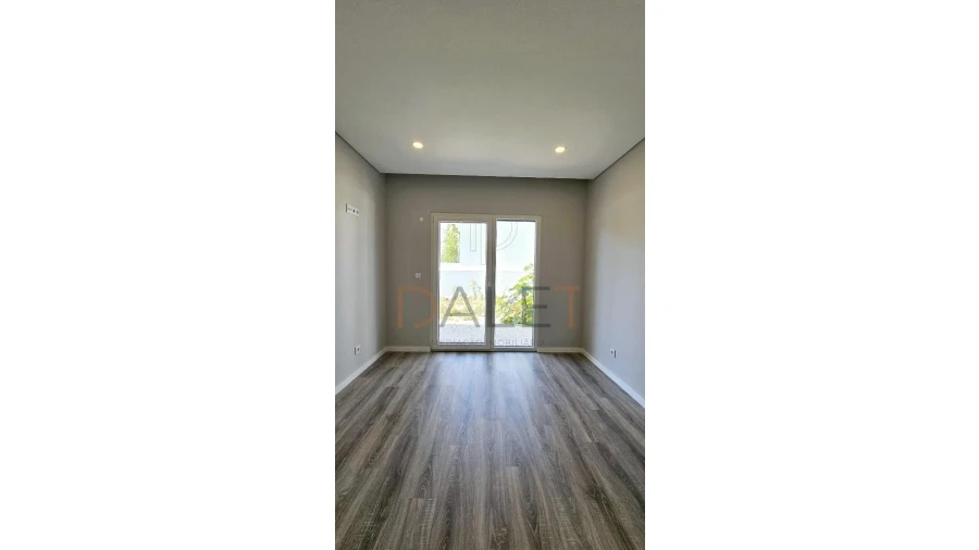 Moradia T4 para Venda em Fernao Ferro Foto 28