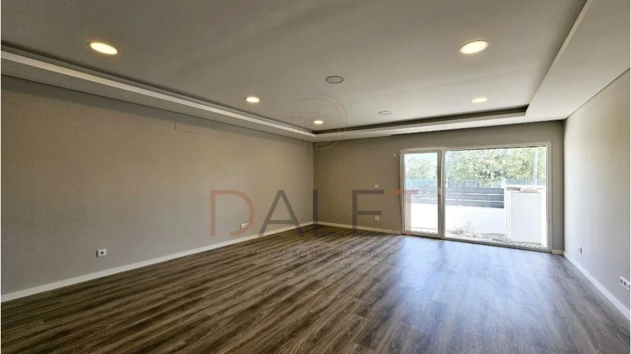 Moradia T4 para Venda em Fernao Ferro Foto 10