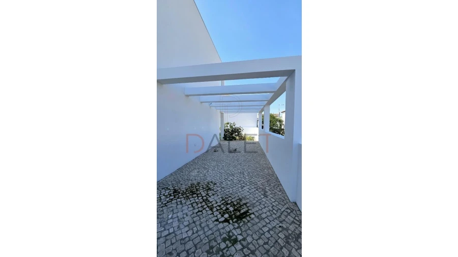 Moradia T4 para Venda em Fernao Ferro Foto 73