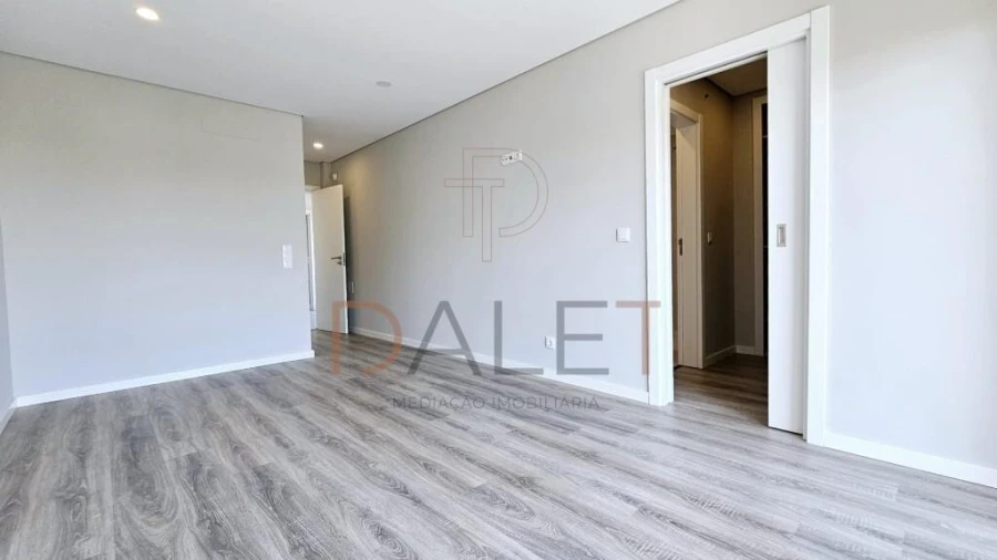 Moradia T4 para Venda em Fernao Ferro Foto 43