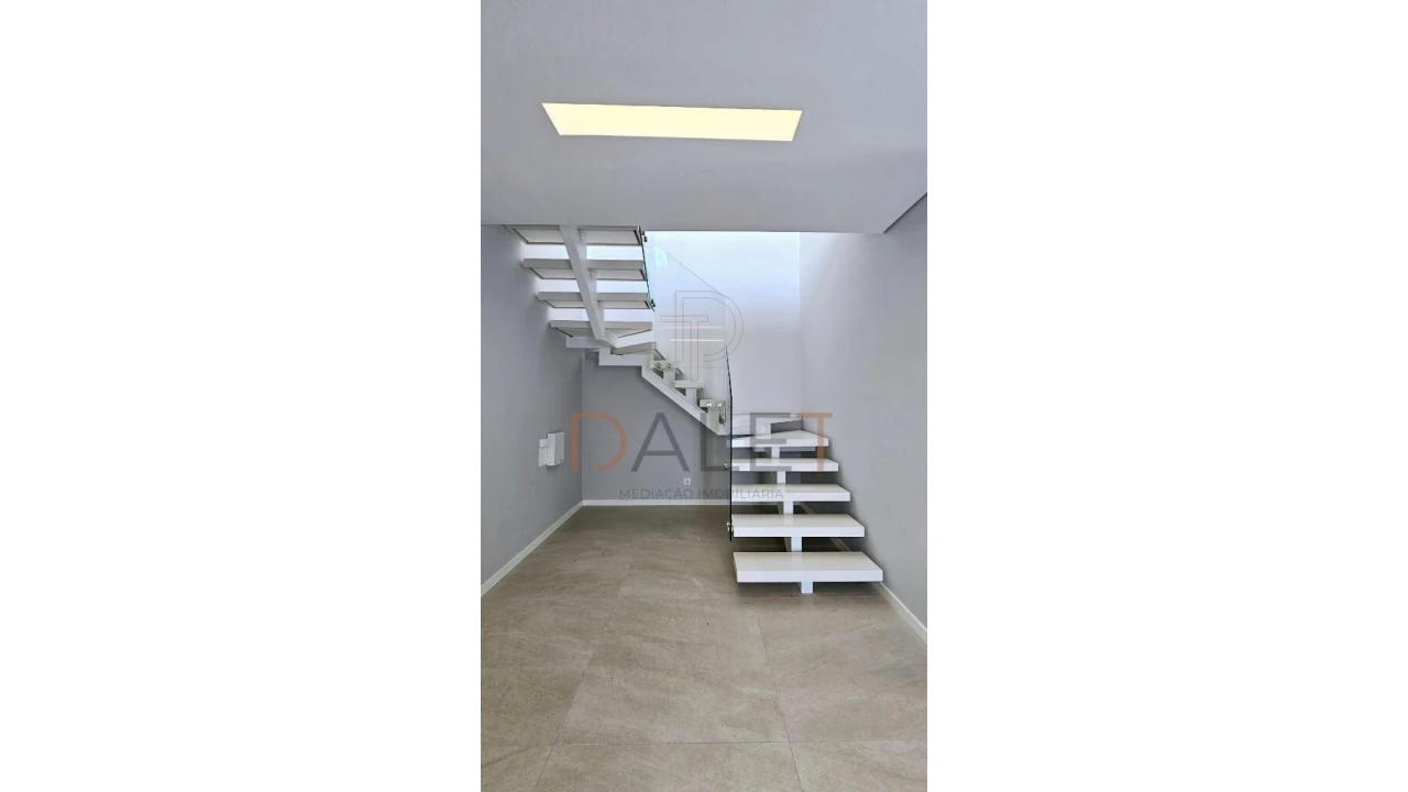 Moradia T4 para Venda em Fernao Ferro Foto 31