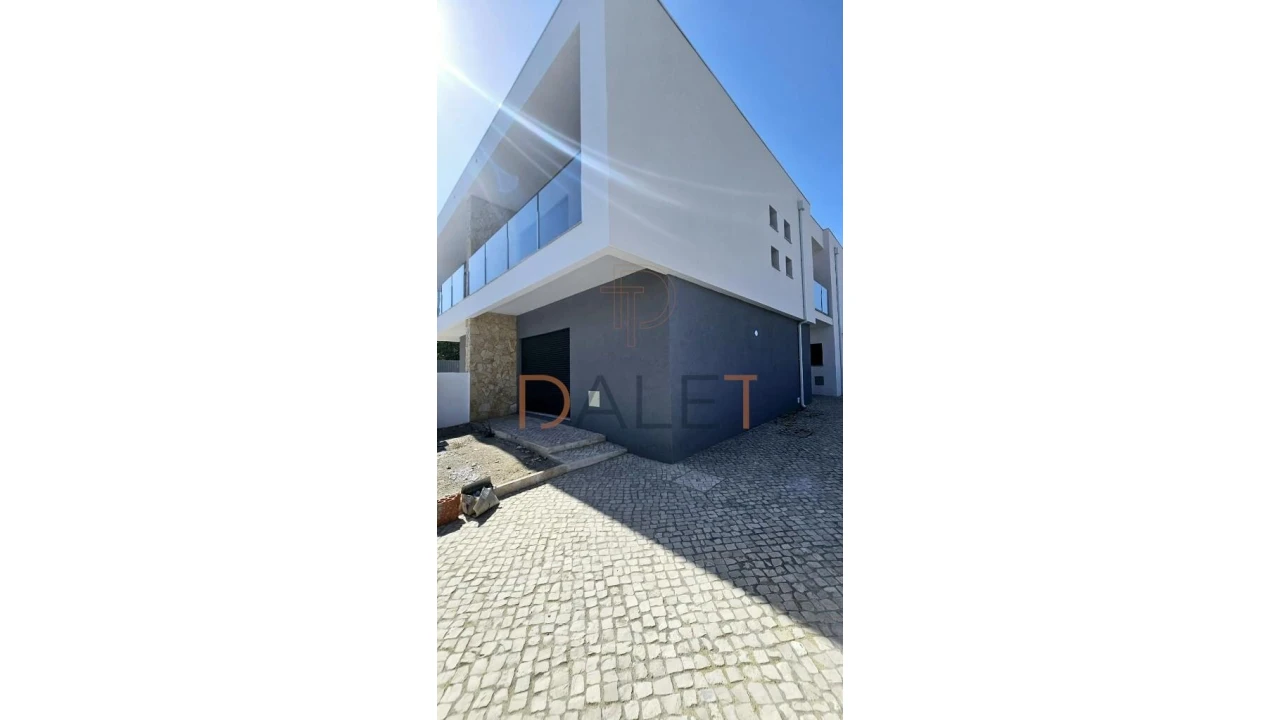 Moradia T4 para Venda em Fernao Ferro Foto 67