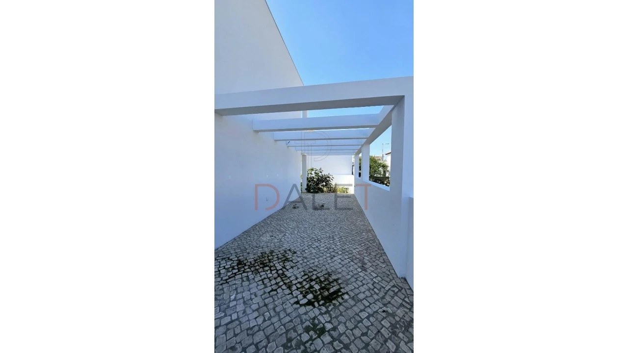 Moradia T4 para Venda em Fernao Ferro Foto 73