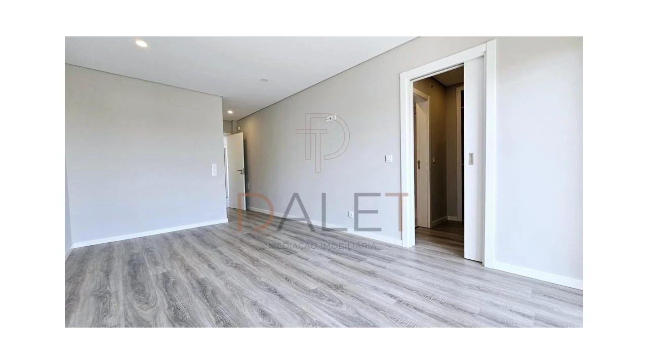 Moradia T4 para Venda em Fernao Ferro Foto 43