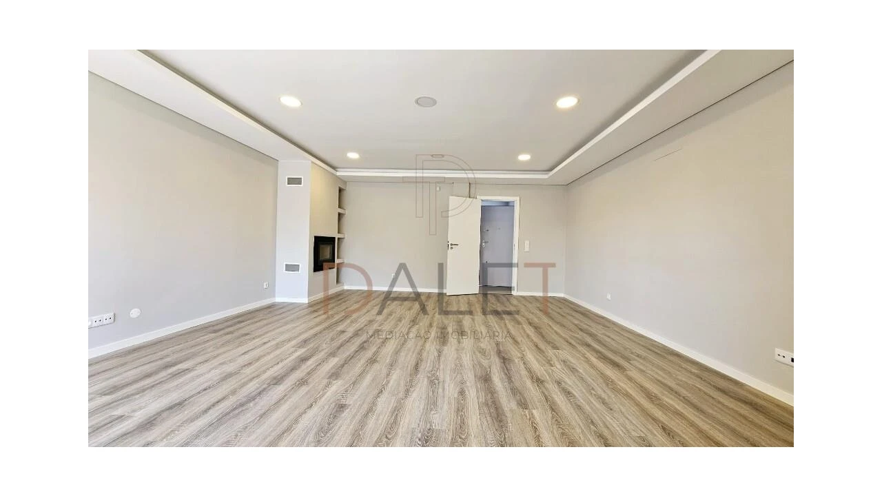 Moradia T4 para Venda em Fernao Ferro Foto 6