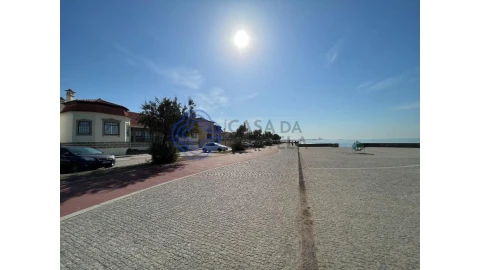 Moradia T5 para Venda em São Felix da Marinha