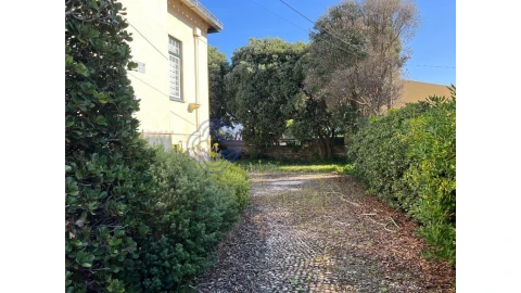 Moradia T5 para Venda em São Felix da Marinha