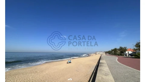 Moradia T5 para Venda em São Felix da Marinha