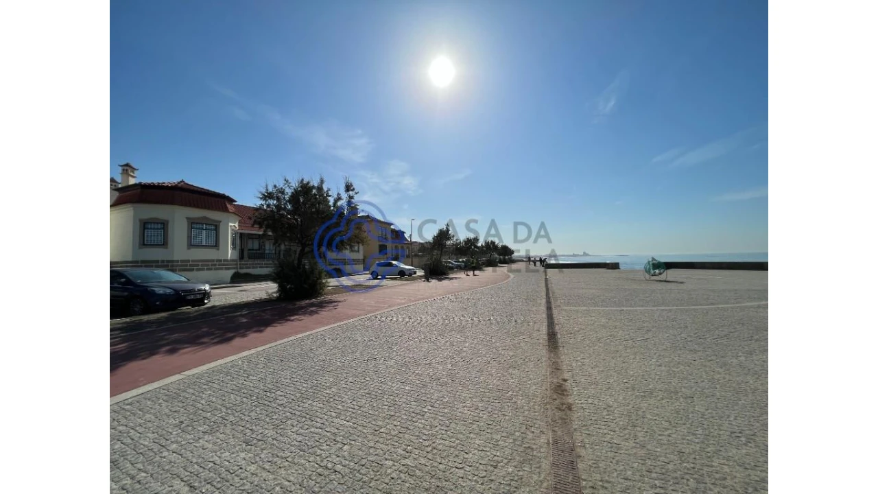 Moradia T5 para Venda em São Felix da Marinha Foto 2