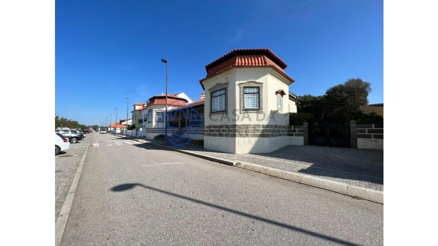 Moradia T5 para Venda em São Felix da Marinha Foto 4