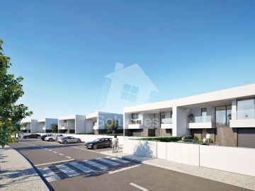 Moradia T4 para Venda em Lagos (São Sebastião e Santa Maria)
