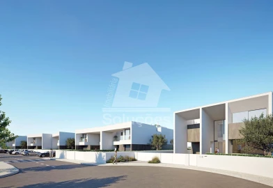 Moradia T4 para Venda em Lagos (São Sebastião e Santa Maria)
