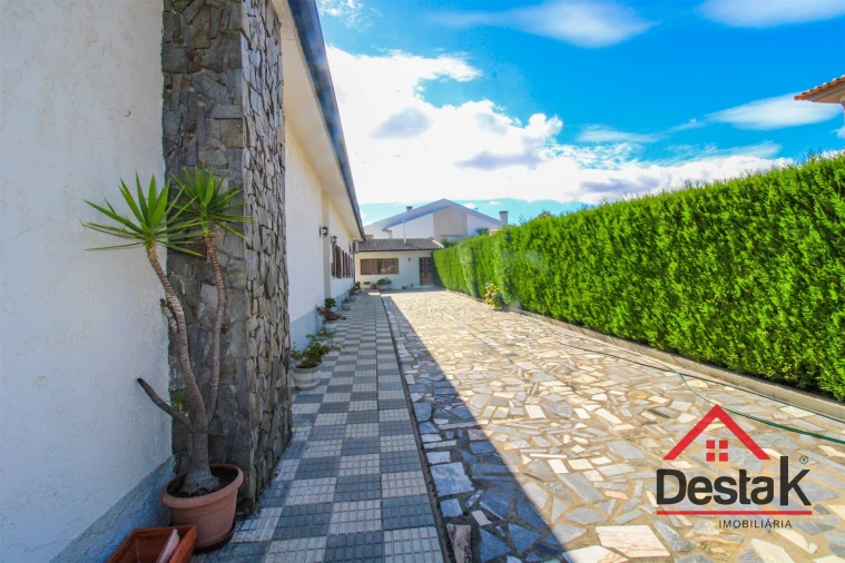 Moradia T4 para Venda em Rio de Loba Foto 24