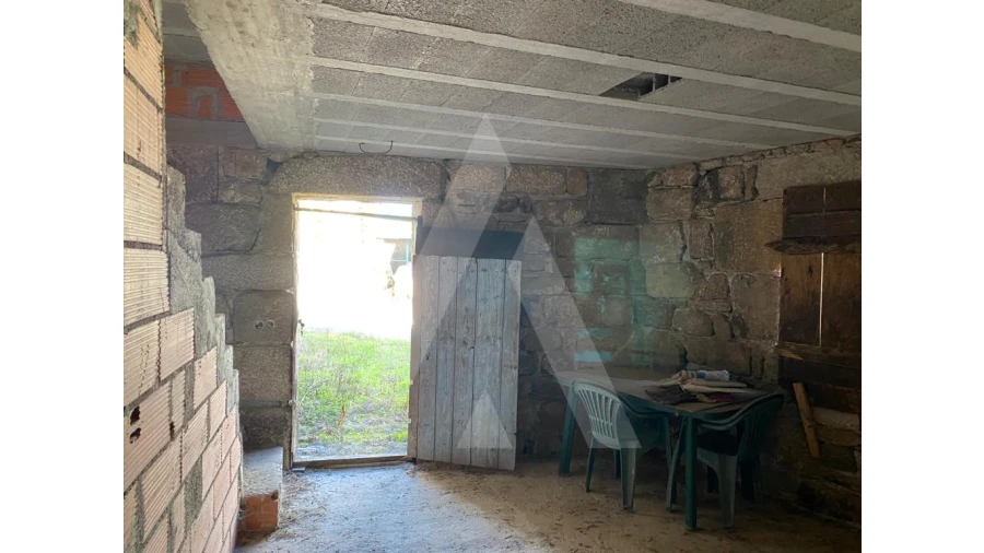 Moradia T1 para Venda em Avelal Foto 32