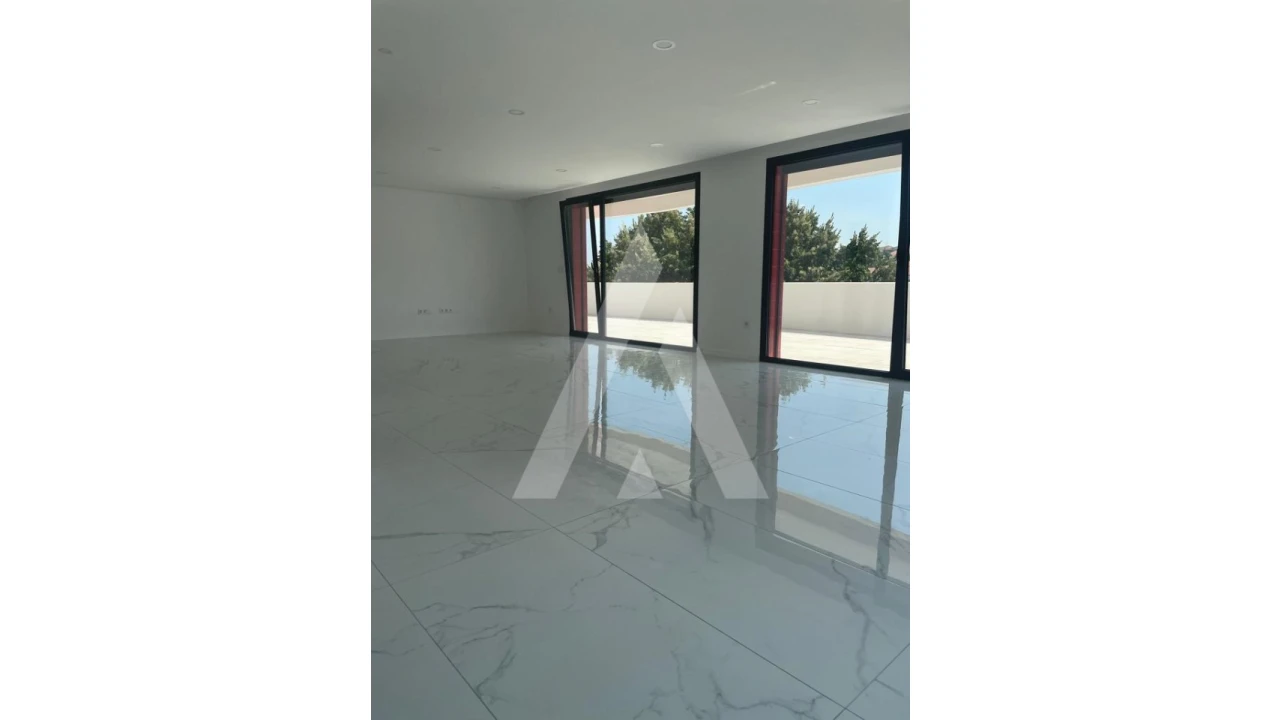 Apartamento T4 para Venda em Viseu Foto 7