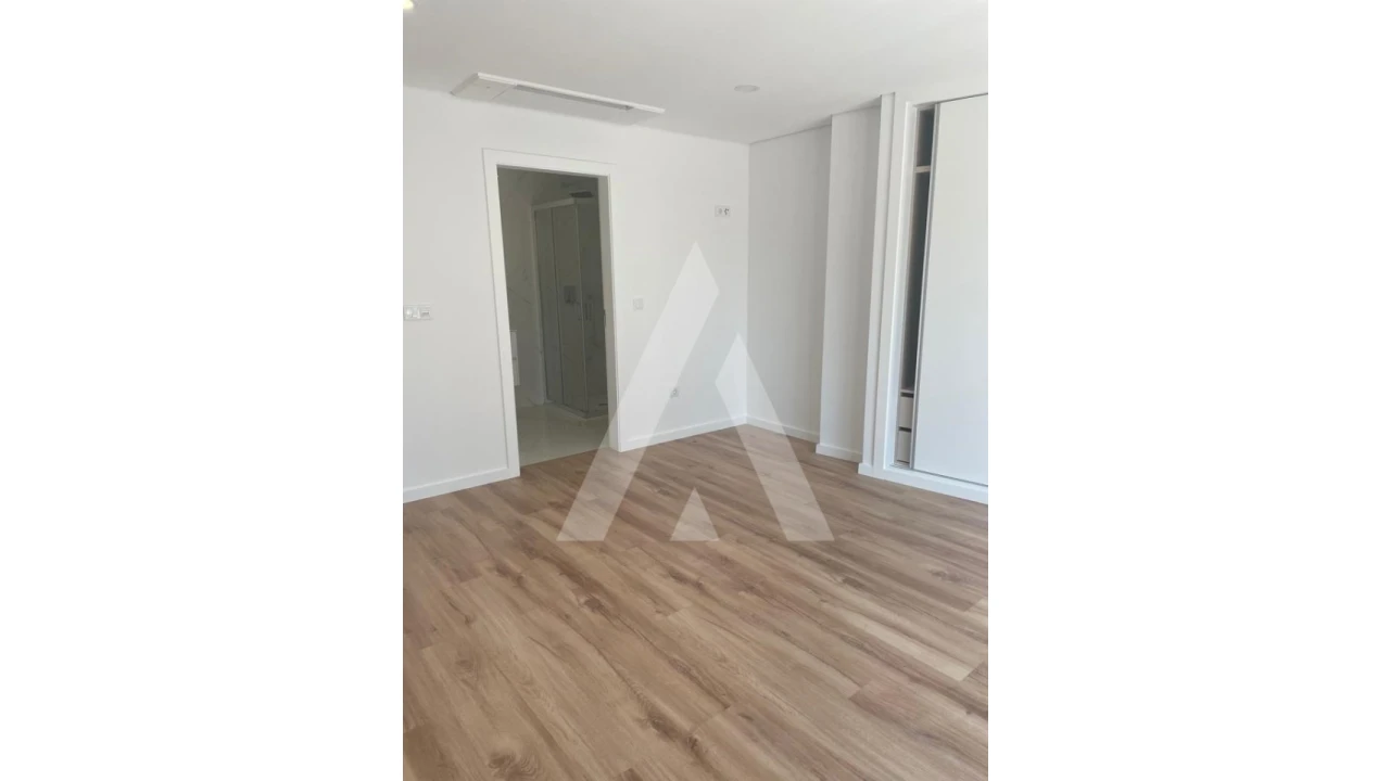 Apartamento T4 para Venda em Viseu Foto 18