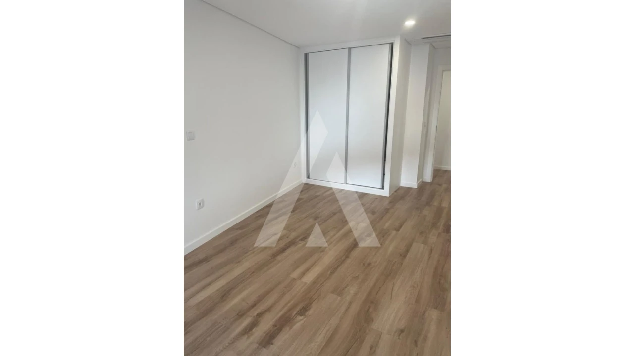 Apartamento T4 para Venda em Viseu Foto 19