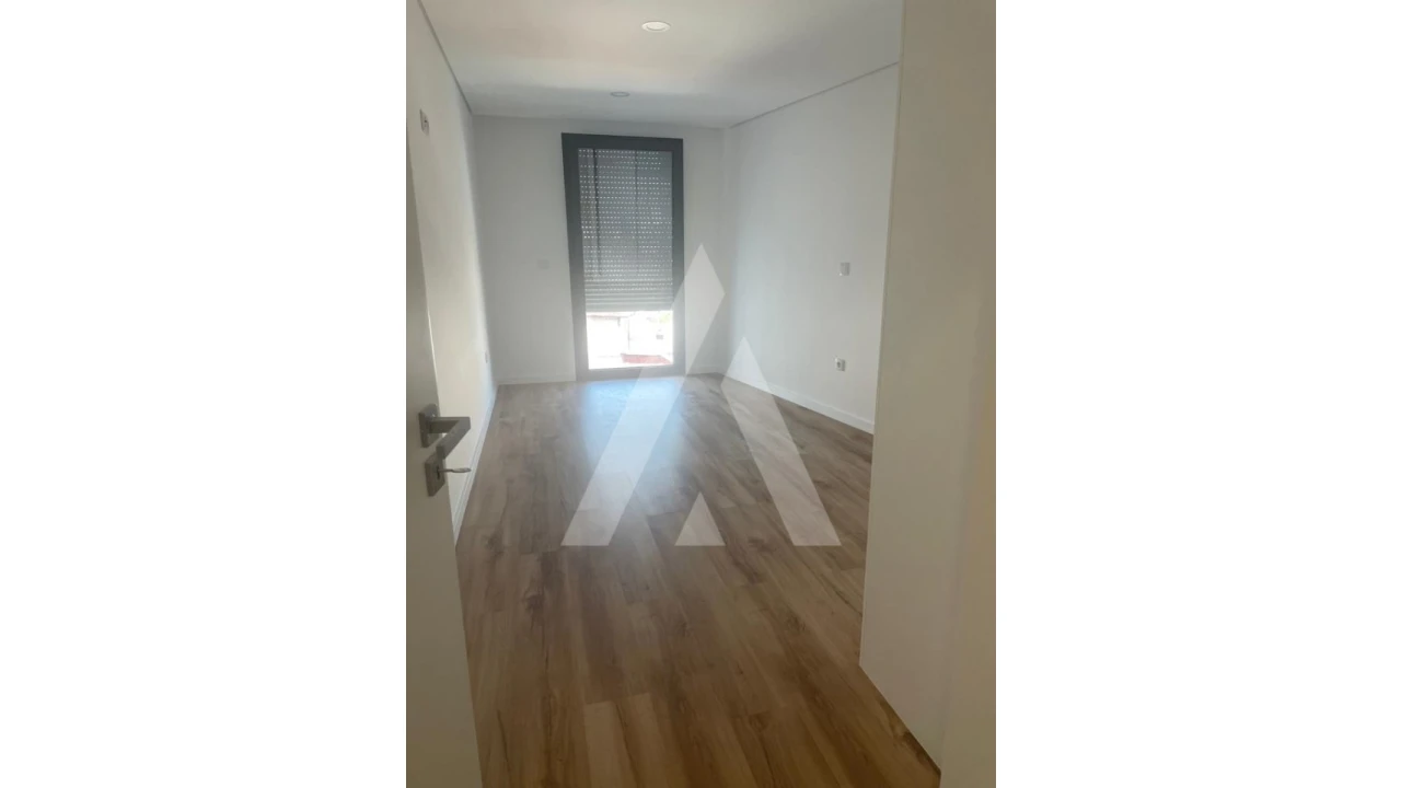 Apartamento T4 para Venda em Viseu Foto 17