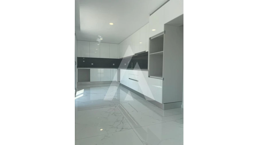 Apartamento T4 para Venda em Viseu Foto 8