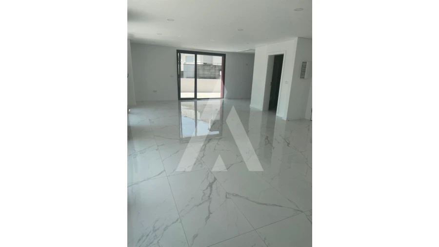 Apartamento T4 para Venda em Viseu Foto 6