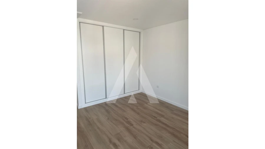 Apartamento T4 para Venda em Viseu Foto 14